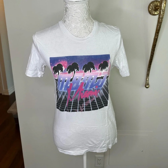 Marc Jacobs Tops - Marc Jacobs Miami T-Shirt Sz. S